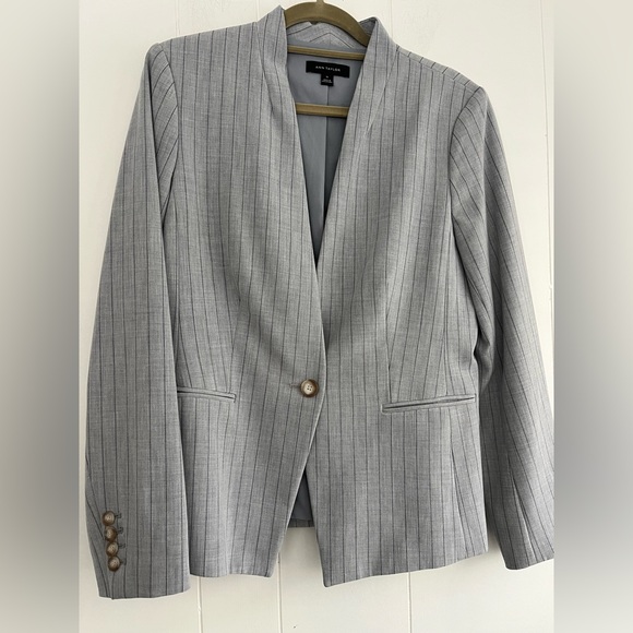 Ann Taylor Jackets & Blazers - Ann Taylor Gray Pinstripe Blazer Size 10